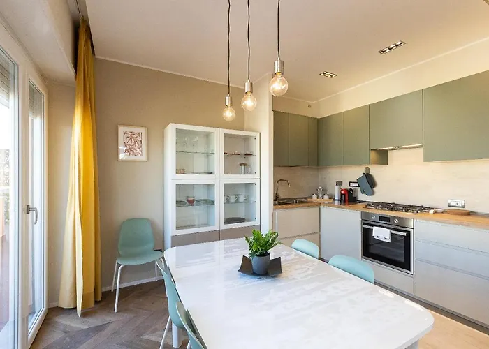 Aurelia Sunset Penthouse By In *